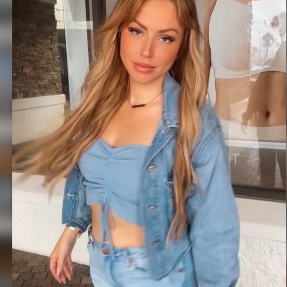 creating my essential wardrobe by offloading 100+ items to be listed soon:) - Picture 10 of 13